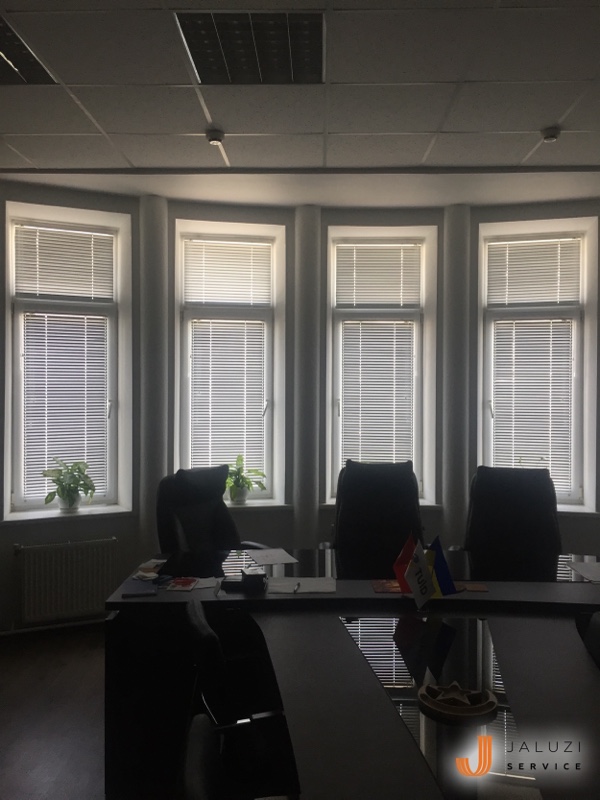 Наши жалюзи в интерьере